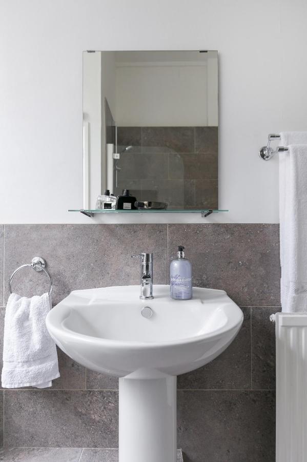 Chic 1 Bedroom Apartment In Bloomsbury, Sleeps 4 Лондон Экстерьер фото